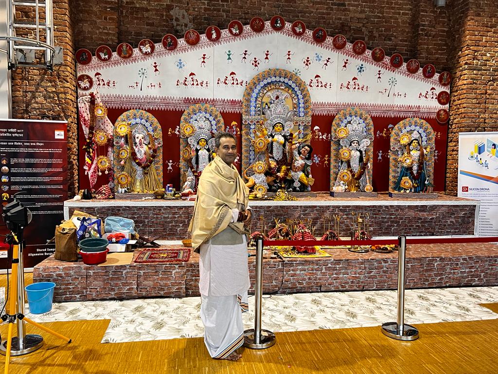 Indians Celebrate Durga Puja in Germany’s Munich With Spiritual Fervour, Here’s What They Do | Exclusive?