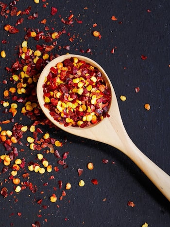 7 Amazing Health Benefits of Adding Chilli Flakes