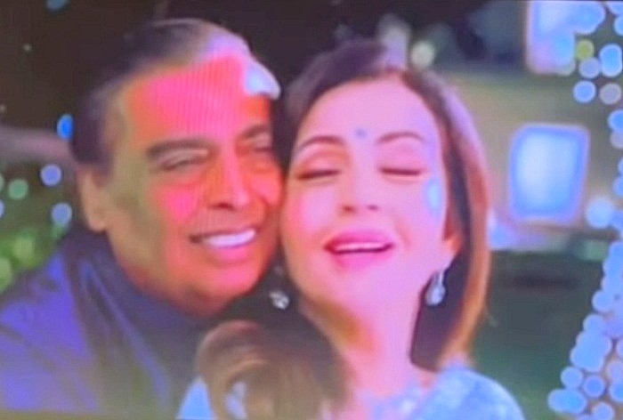 Nita-Mukesh Ambani Intimate Dance Performance Leaves Crowd Cheering at Radhika-Anant Pre-Wedding - Watch Viral Video